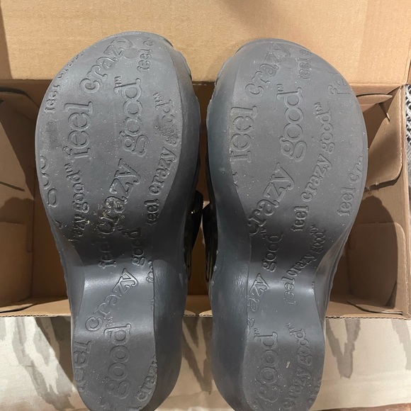 Black Platform Clogs - Picture 5 of 6